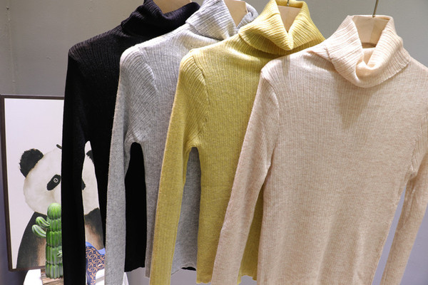 Γυναικεία πλεκτή μπλούζα με ψηλό γιακά