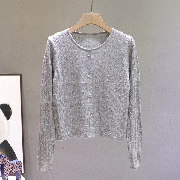 Νέο μοντέλο γυναικείο πουλόβερ με κουμπιά και στρογγυλή λαιμόκοψη