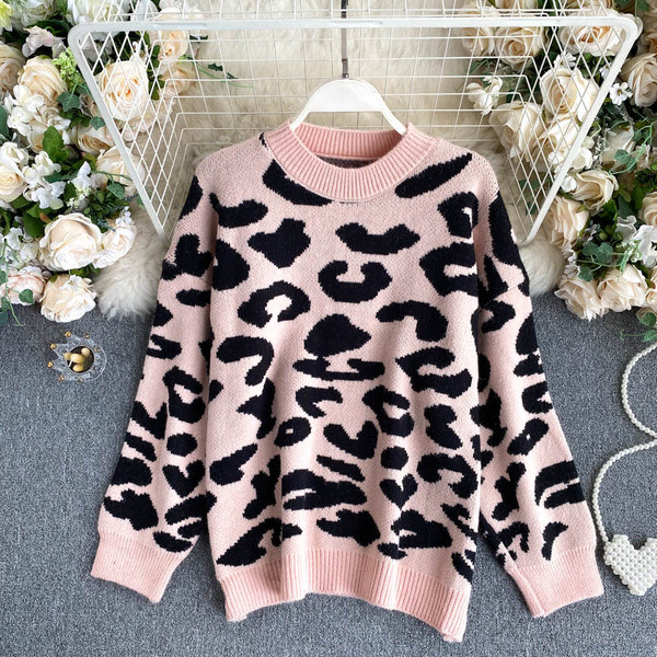 Casual πουλόβερ με οβάλ ντεκολτέ και μακριά μανίκια