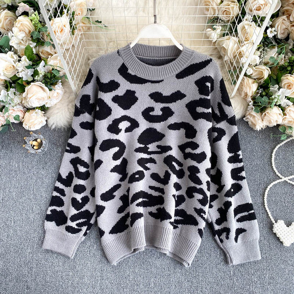 Casual πουλόβερ με οβάλ ντεκολτέ και μακριά μανίκια