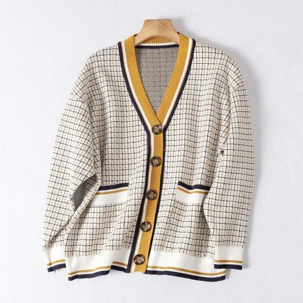 Naiste vabaaja vest nööpide ja taskutega