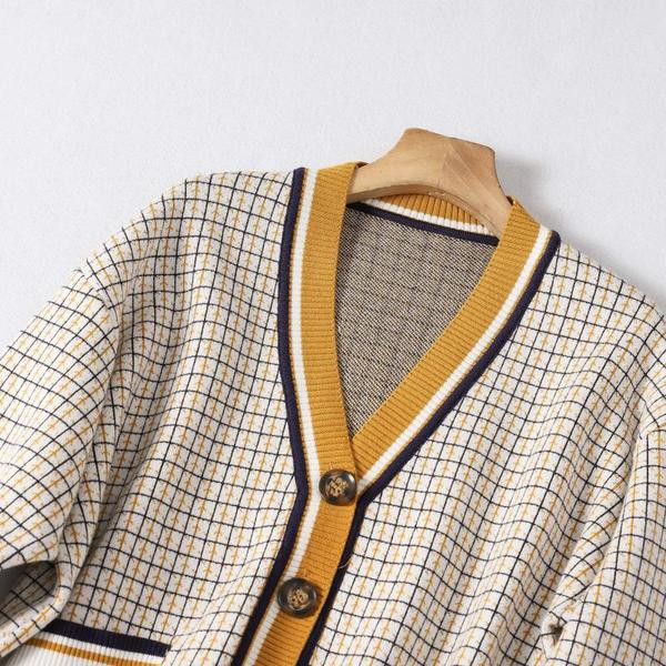 Naiste vabaaja vest nööpide ja taskutega