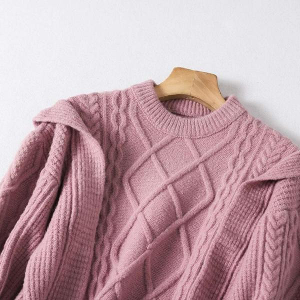 Naiste vabaaja kampsun ovaalse kaelusega