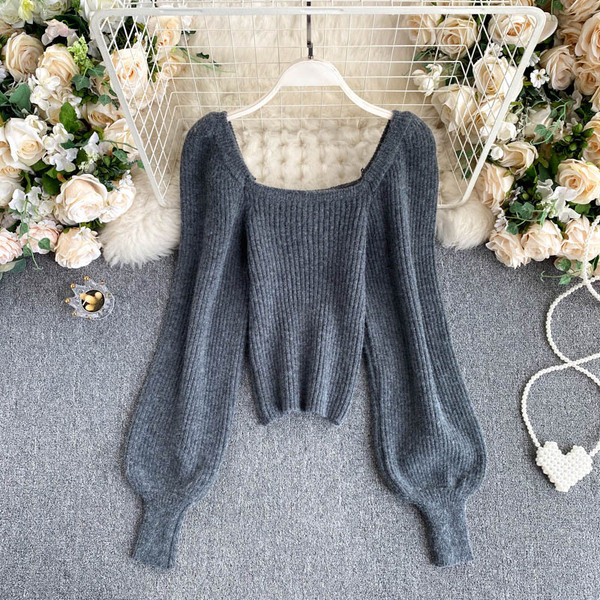 Γυναικείο πουλόβερ με τετράγωνο ντεκολτέ και μακριά μανίκια