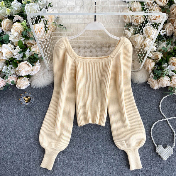 Γυναικείο πουλόβερ με τετράγωνο ντεκολτέ και μακριά μανίκια