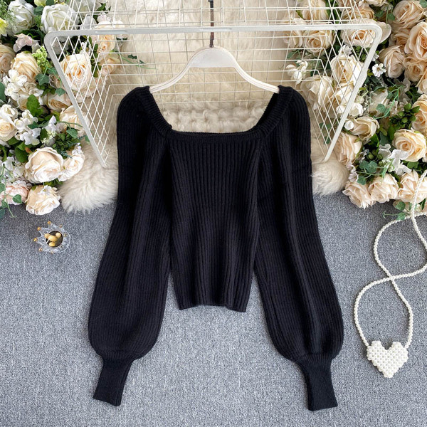 Γυναικείο πουλόβερ με τετράγωνο ντεκολτέ και μακριά μανίκια