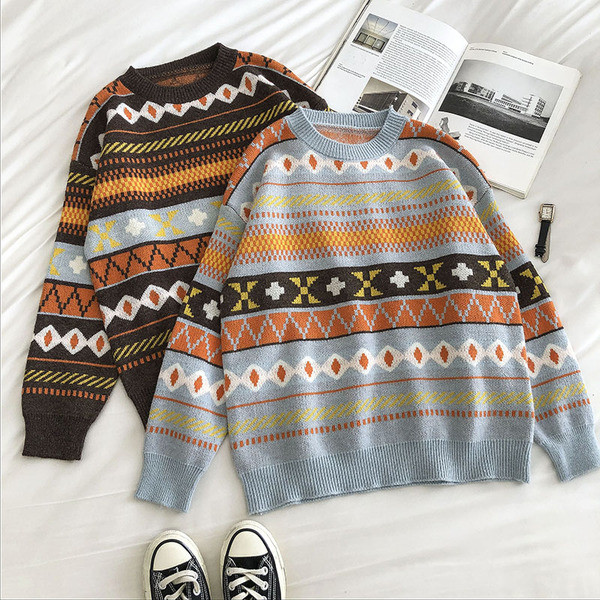 Πολύχρωμο γυναικείο πουλόβερ με οβάλ ντεκολτέ