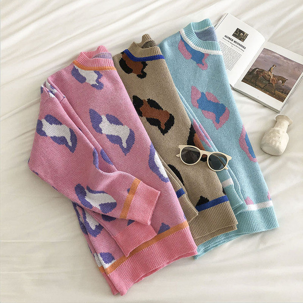 Γυναικείο πουλόβερ με μοτίβο λεοπάρδαλη και στρογγυλή λαιμόκοψη