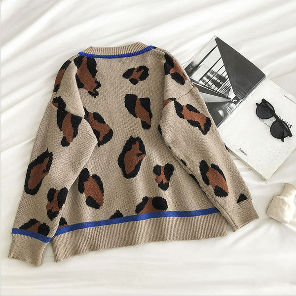 Γυναικείο πουλόβερ με μοτίβο λεοπάρδαλη και στρογγυλή λαιμόκοψη