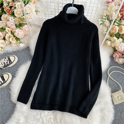 Γυναικείο πουλόβερ με ψηλό γιακά - ασύμμετρο μοντέλο