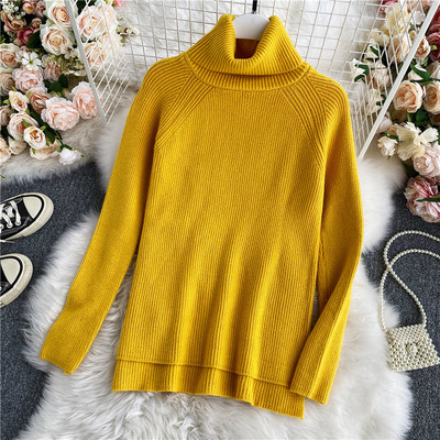 Γυναικείο πουλόβερ με ψηλό γιακά - ασύμμετρο μοντέλο