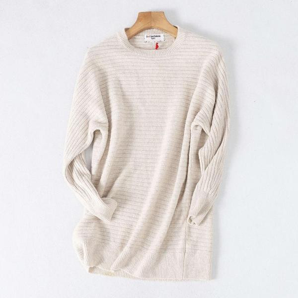 Novi model dugog džempera sa ovalnim izrezom