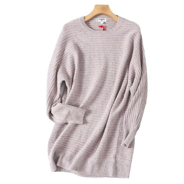 Novi model dugog džempera sa ovalnim izrezom