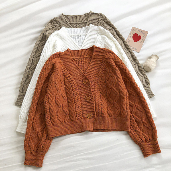 Ležerni ženski kardigan u retro stilu s gumbima