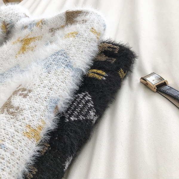 Moodne naiste kampsun pikkade varrukate ja ümara kaelusega