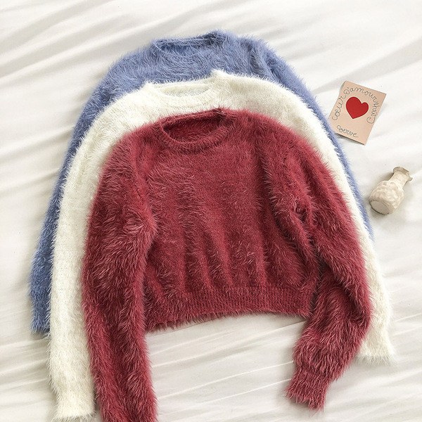 Ženski puhasti pulover s okruglim izrezom