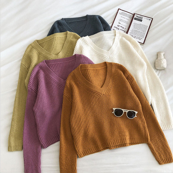 Naiste vabaaja sviiter pikkade varrukate ja spitsikaelusega