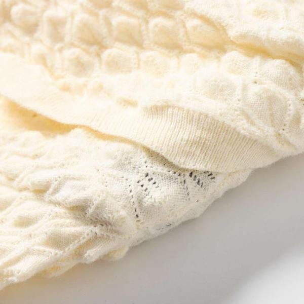 Moodne tikandiga kardigan naistele