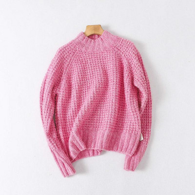 Μοντέρνο πουλόβερ με ημι-υψηλό γιακά σε ροζ χρώμα