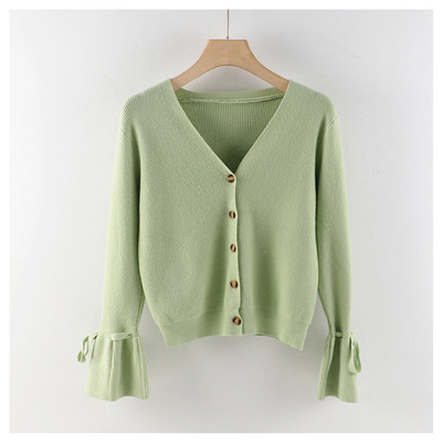 Moodne naiste vest spitsikaelusega ja lootosevarrukatega