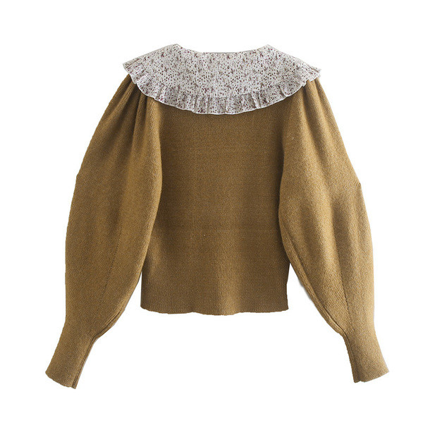 Γυναικείο πουλόβερ με μεγάλο γιακά και βολάν