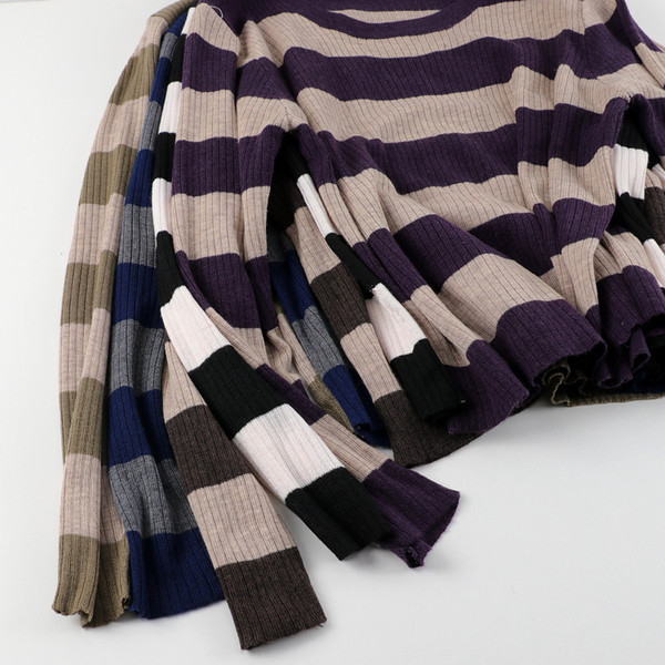 Naiste ümara kaelusega triibuline kampsun