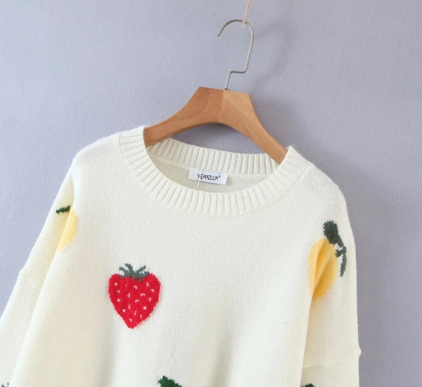 Laia mudelkampsun tikandiga