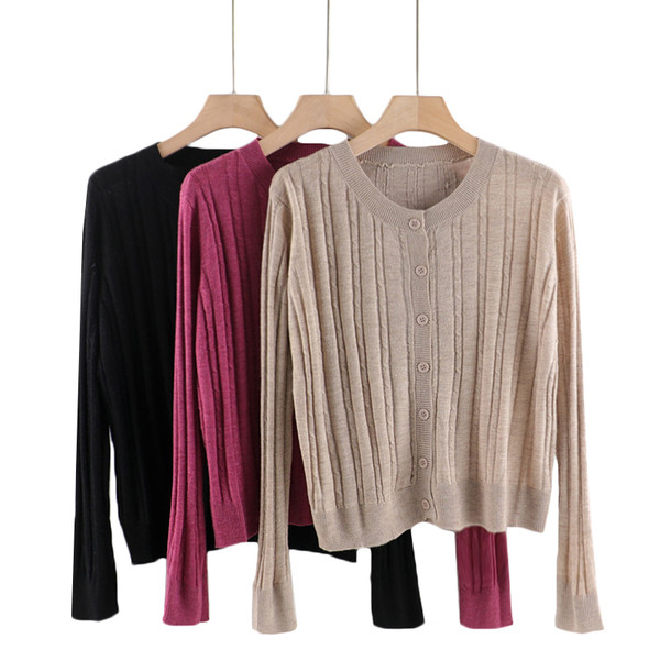 Γυναικείο γιλέκο με οβάλ λαιμόκοψη και κουμπιά