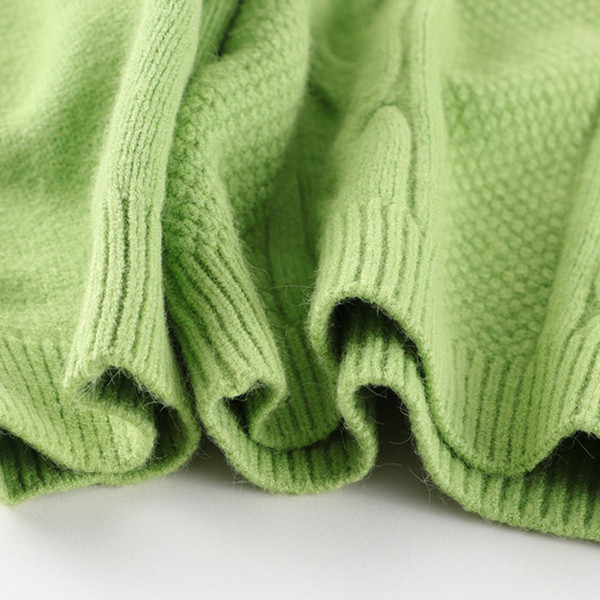 Talveks sobiv spitsikaelusega vabaaja naiste kardigan