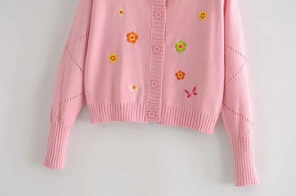 Lühike tikandiga sügiskardigan