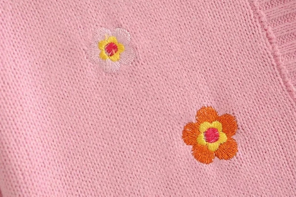 Lühike tikandiga sügiskardigan