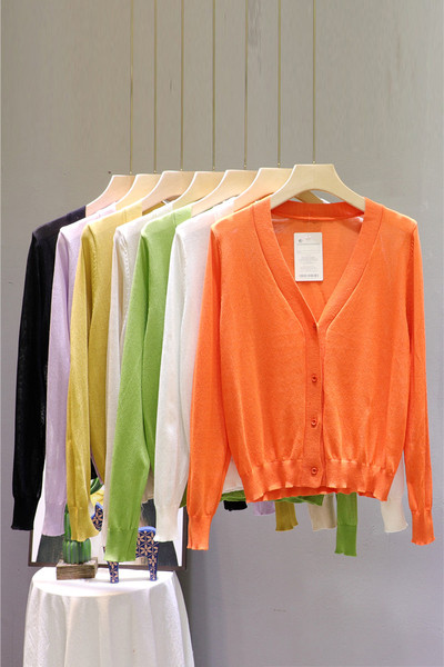 Naiste vabaaja vest pikkade varrukatega