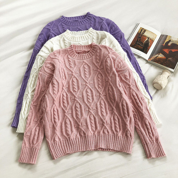 Talvine kootud ümara kaelusega naiste kampsun