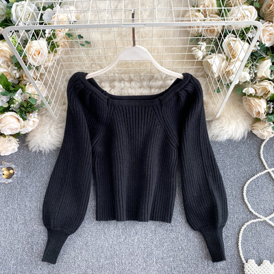 Naiste vabaaja kampsun paljaste õlgadega