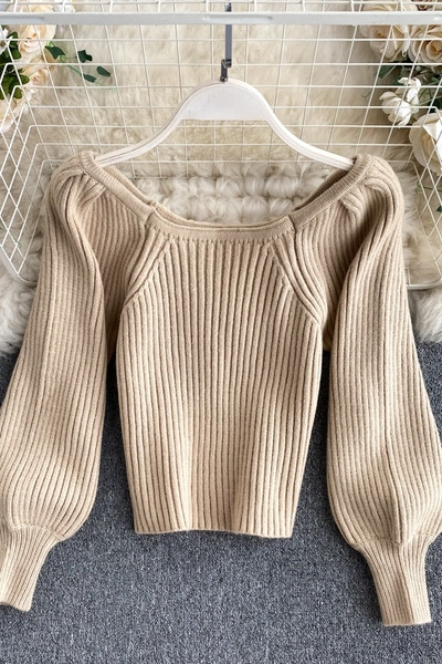 Naiste vabaaja kampsun paljaste õlgadega