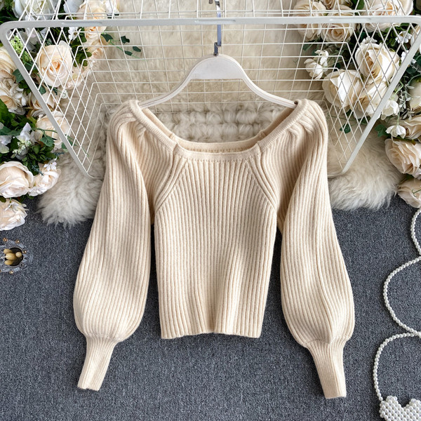 Naiste vabaaja kampsun paljaste õlgadega