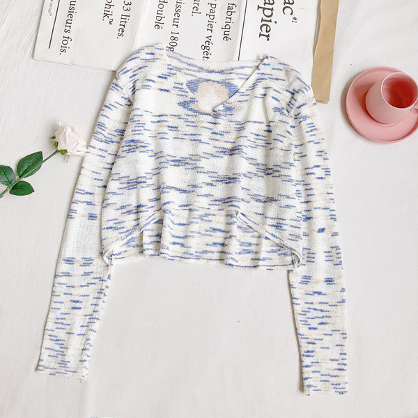 Värviline naiste kampsun pikkade varrukatega ja spitsikaelusega