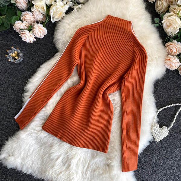 Γυναικείο πουλόβερ casual με χαμηλό γιακά