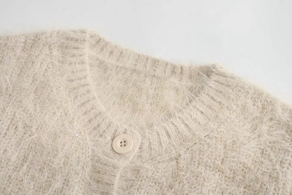 Moodne nööpidega sulevest