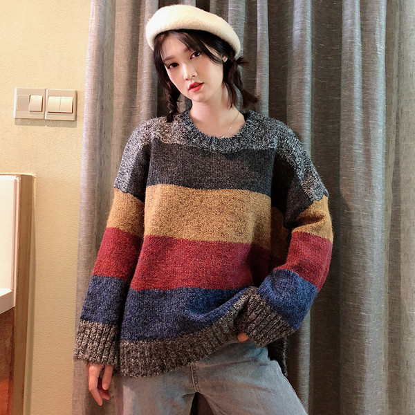 Γυναικείο ριγέ πουλόβερ με στρογγυλή λαιμόκοψη και μακριά μανίκια