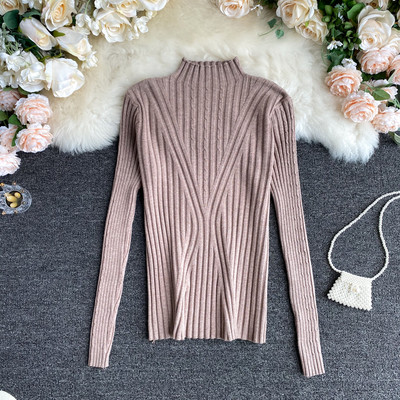 Γυναικείο πουλόβερ μοντέρνο με χαμηλό γιακά