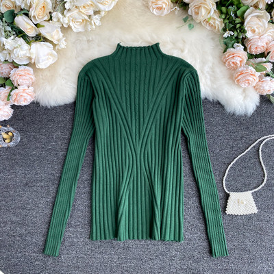 Γυναικείο πουλόβερ μοντέρνο με χαμηλό γιακά