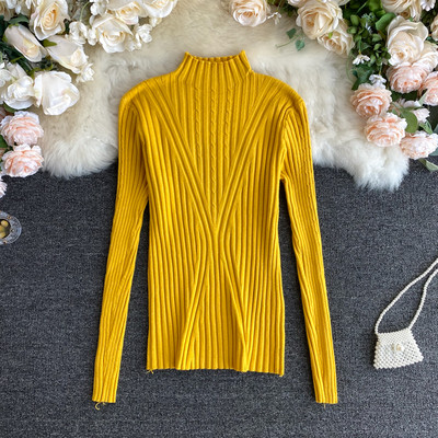 Γυναικείο πουλόβερ μοντέρνο με χαμηλό γιακά