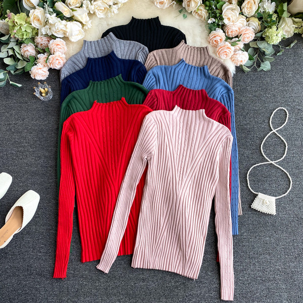 Γυναικείο πουλόβερ μοντέρνο με χαμηλό γιακά