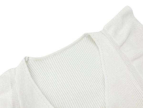 Γυναικείο casual πουλόβερ με λαιμόκοψη και μακριά μανίκια σε άσπρο χρώμα