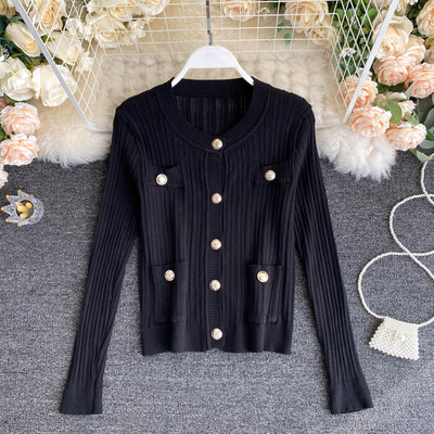 Naiste kardigan kuldsete nööpide ja taskutega