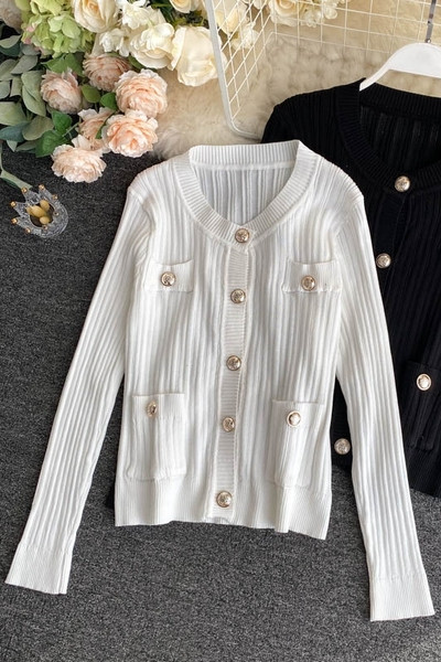 Naiste kardigan kuldsete nööpide ja taskutega