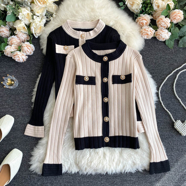 Γυναικεία ζακέτα με κουμπιά και πέρλες