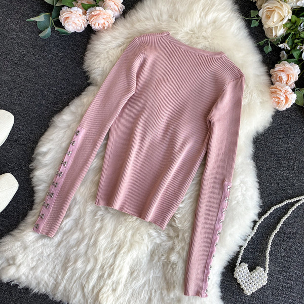 Γυναικείο casual πουλόβερ από λεπτό πλέξιμο με μεταλλικό στοιχείο