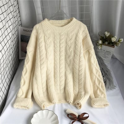 Μοντέρνο γυναικείο πουλόβερ  με οβάλ ντεκολτέ και μακριά μανίκια